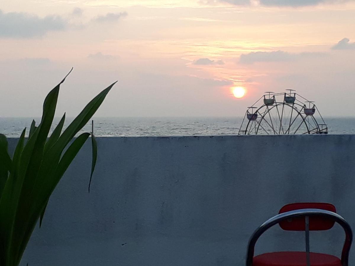 Kolam Elliots Beach Chennai Eksteriør bilde